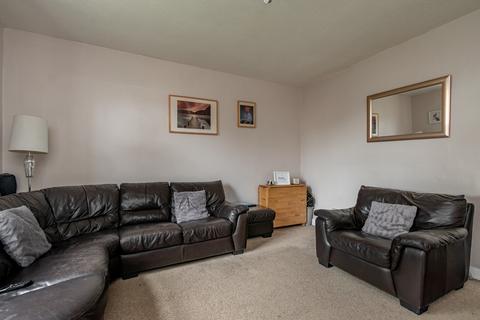 14 Carlops Crescent, Penicuik, EH26 0DN