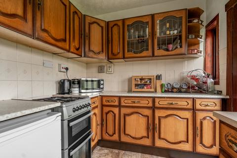 14 Carlops Crescent, Penicuik, EH26 0DN