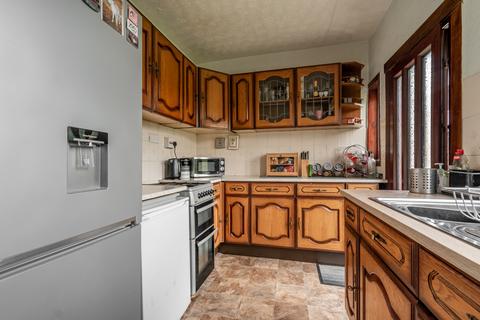 14 Carlops Crescent, Penicuik, EH26 0DN