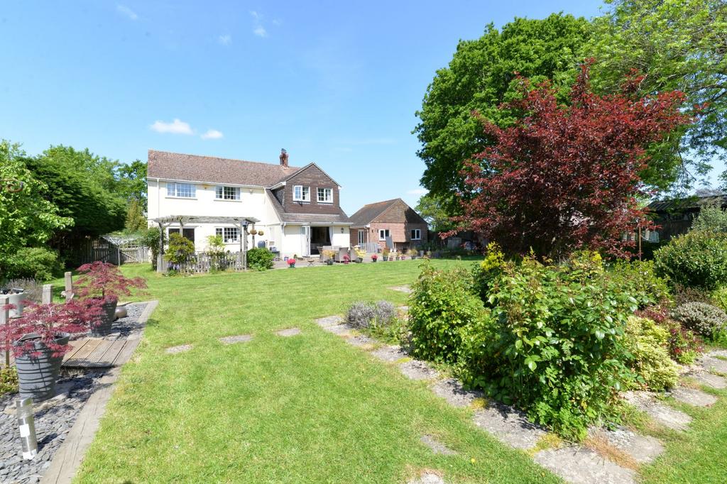 Silver Street, Hordle, Lymington, Hampshire, SO41 4 bed detached house