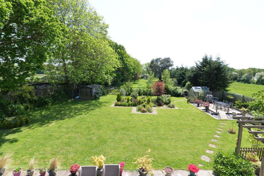 Silver Street, Hordle, Lymington, Hampshire, SO41 4 bed detached house