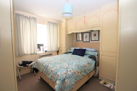 2 bedroom apartment for sale - Spinnaker Close, Clacton-on-Sea