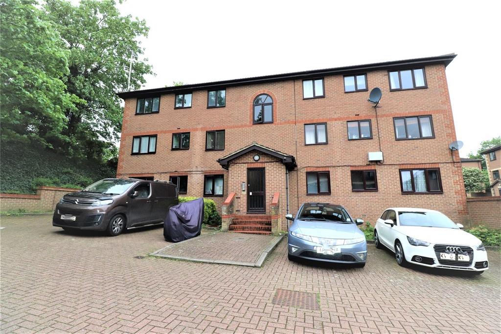Winston Close, Greenhithe, Kent, DA9 2 bed apartment for sale £190,000