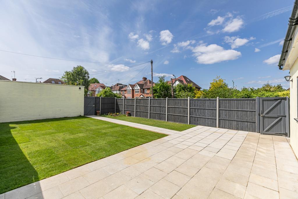 Anson Road, Cricklewood, NW2 3 bed flat for sale £965,000