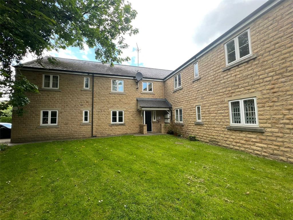 Stonecroft, Otley Road, Baildon... 2 bed flat to rent £750 pcm (£173 pw)