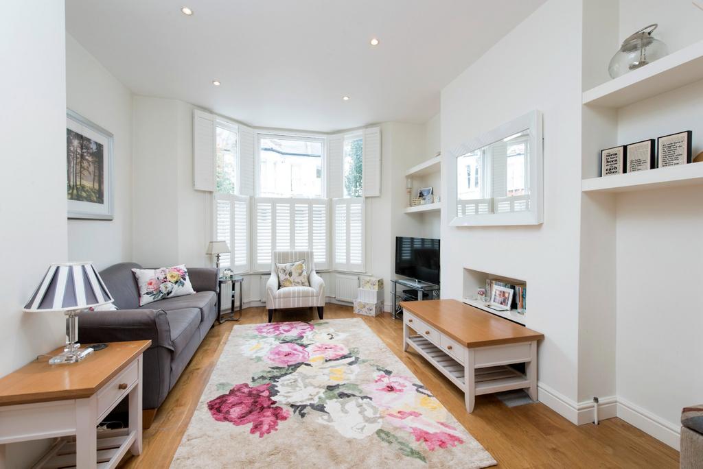 Sugden Road, SW11 1 bed apartment for sale £550,000