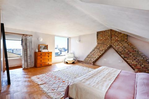 4 bedroom end of terrace house for sale, Buchanan Gardens, Kensal Green, NW10