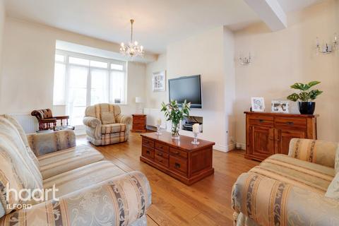 1184 Eastern Avenue, Ilford, IG2 7SD