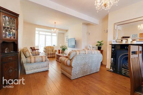1184 Eastern Avenue, Ilford, IG2 7SD