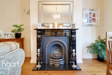 1184 Eastern Avenue, Ilford, IG2 7SD