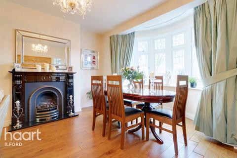 1184 Eastern Avenue, Ilford, IG2 7SD