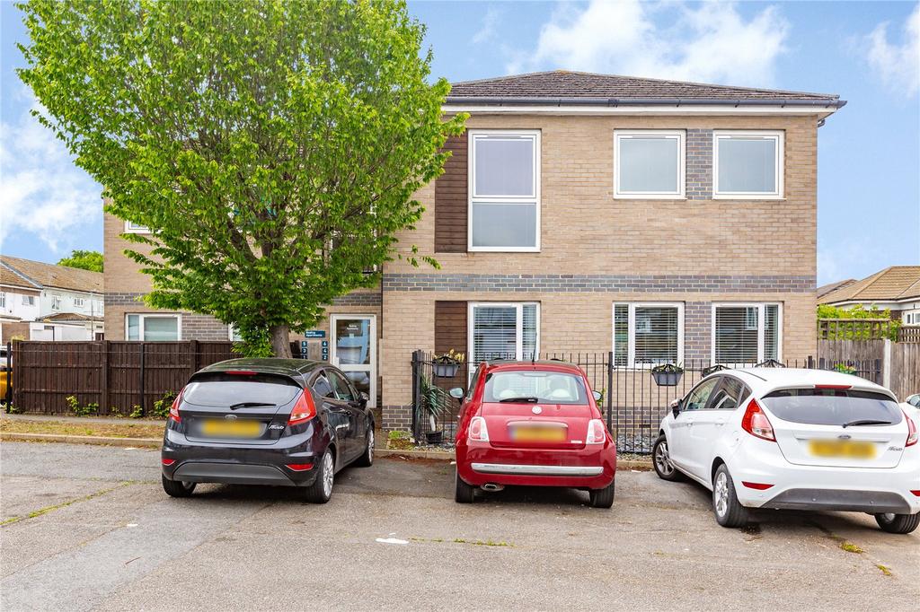Roding Apartments, Redgrave Road, Basildon, Essex, SS16 1 bed apartment