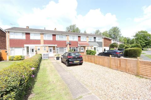 3 bedroom terraced house to rent, Sunnybank Road, Farnborough, Hampshire, GU14