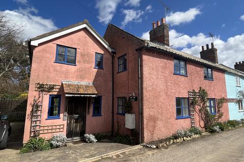 2 bedroom semi-detached house to rent, East Lane, Bawdsey, IP12