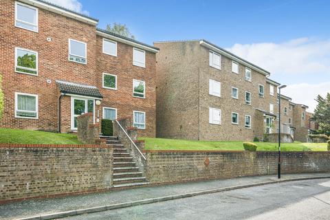 31 Montana Close, South Croydon, CR2 0AT