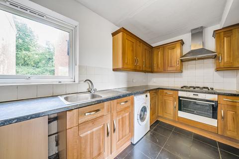 31 Montana Close, South Croydon, CR2 0AT