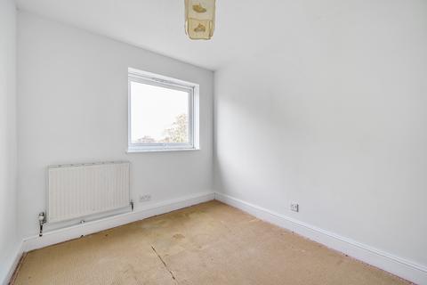 31 Montana Close, South Croydon, CR2 0AT