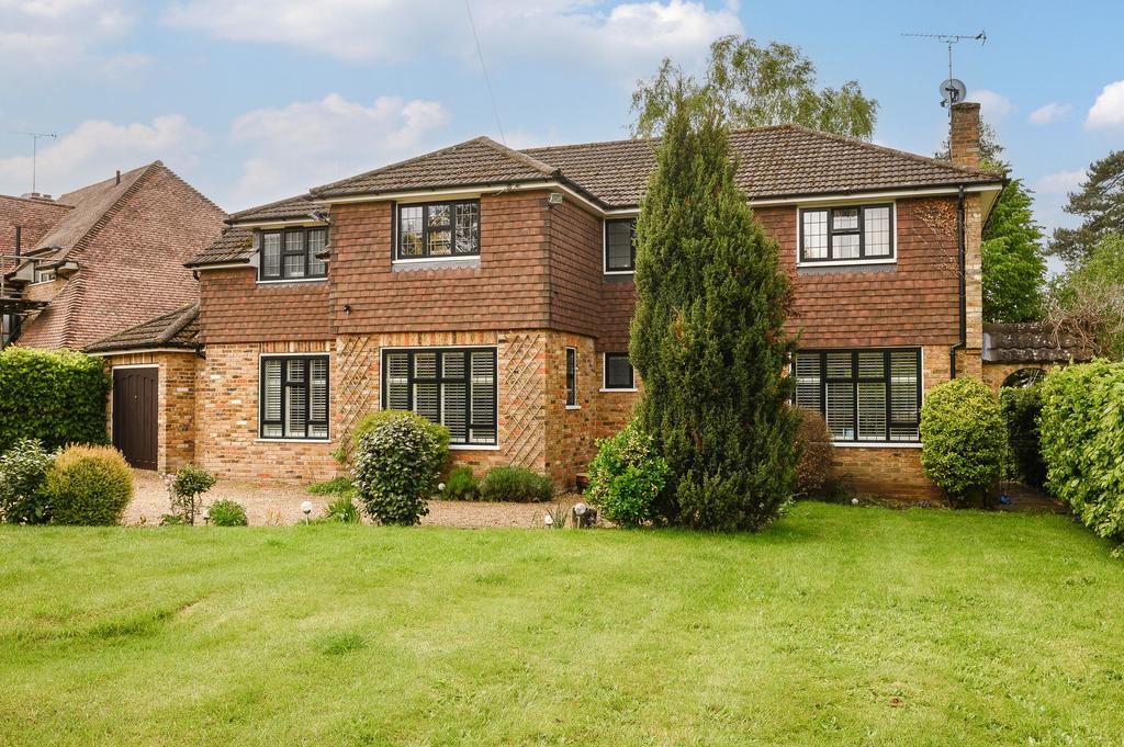 Stoke Close, Stoke D'abernon, KT11 5 bed detached house for sale £