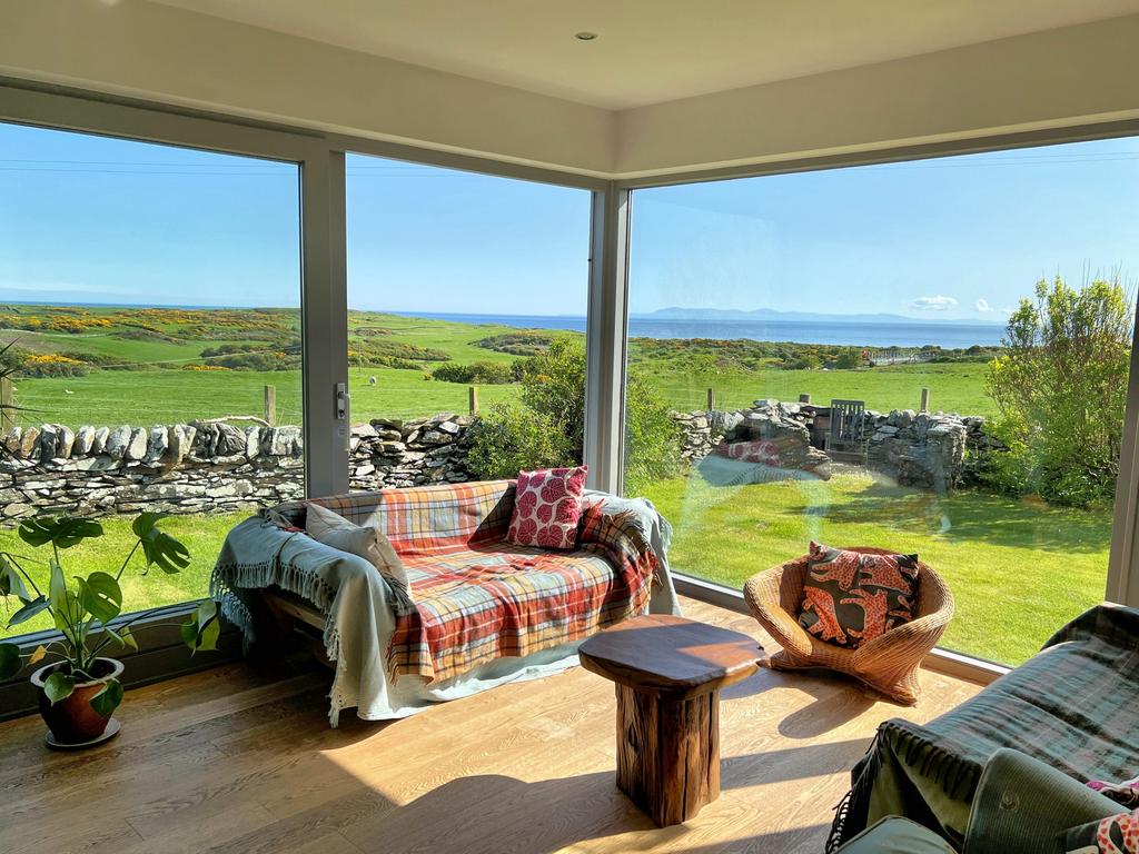 3 Cutcloy Cottages, Isle of Whithorn 2 bed detached house for sale £