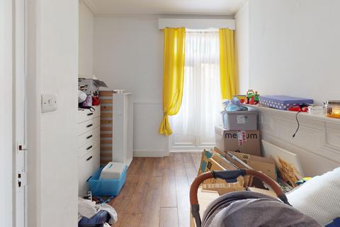 2 bedroom ground floor flat to rent, Donwnhill Park