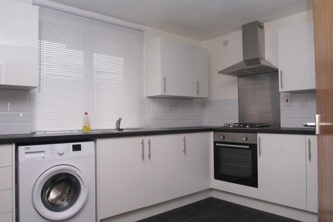 1 bedroom flat to rent, Saxon Court, Kingsway Gardens, Andover, SP10