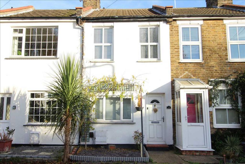 Thorpe Bay SS1 2 bed terraced house for sale £350,000
