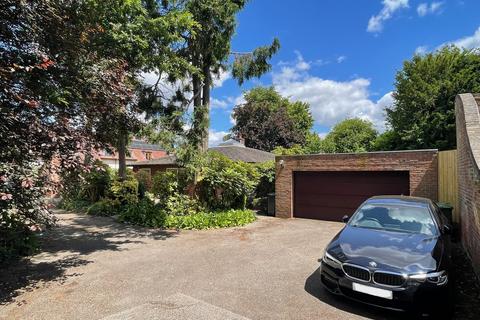 3 bedroom detached bungalow for sale, Kenilworth Road, Leamington Spa, Warwickshire CV32 6JX