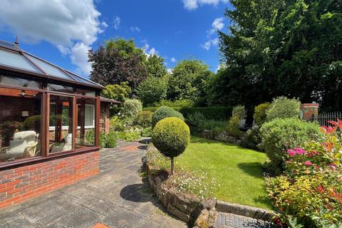 3 bedroom detached bungalow for sale, Kenilworth Road, Leamington Spa, Warwickshire CV32 6JX