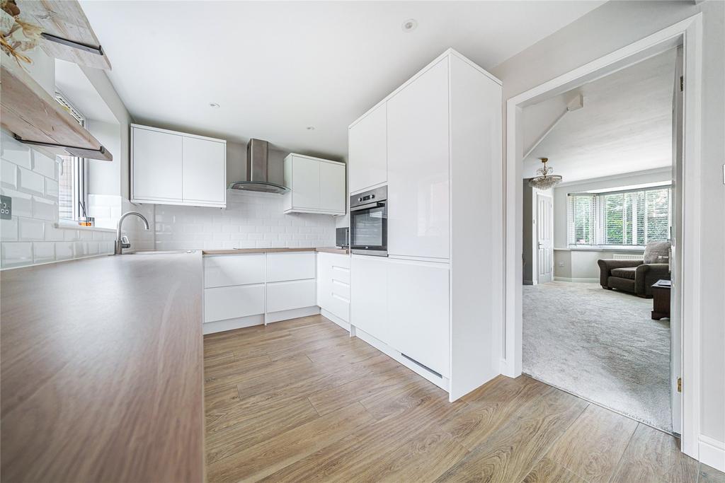 Symonds Road, Hitchin, Hertfordshire, SG5 3 bed semidetached house £