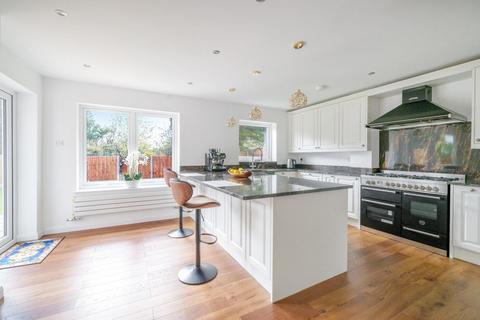 76a Elwill Way, Beckenham, BR3 6RZ