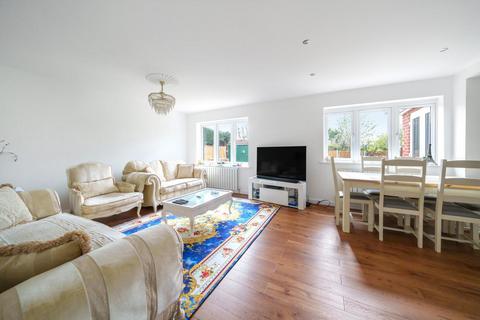 76a Elwill Way, Beckenham, BR3 6RZ