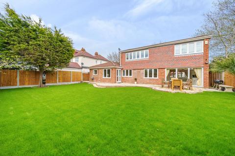 76a Elwill Way, Beckenham, BR3 6RZ