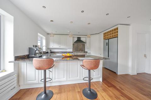 76a Elwill Way, Beckenham, BR3 6RZ