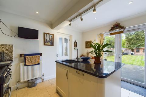 4 bedroom detached bungalow for sale, Hedgerley Village