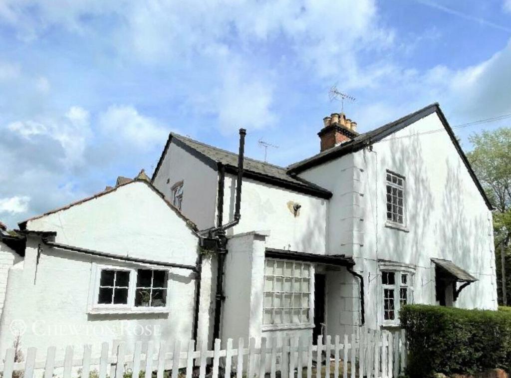 Priory Road, ASCOT 3 bed property for sale £650,000