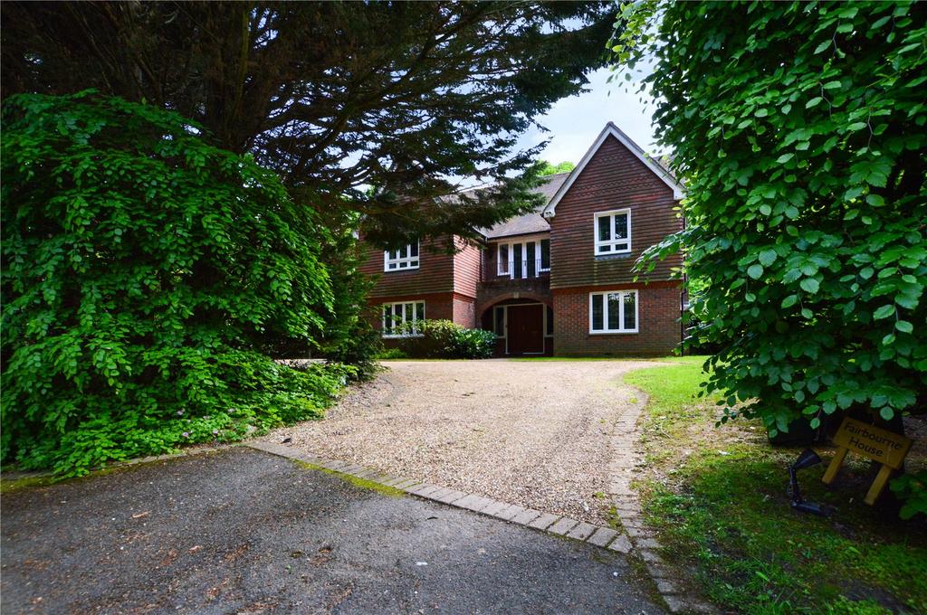 Old Avenue, West Byfleet, Surrey, KT14 5 bed detached house to rent £