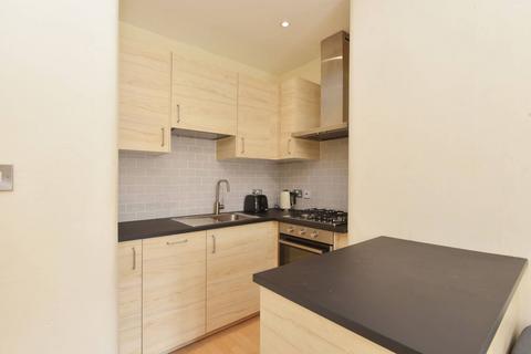 30/10 Bryson Road, Edinburgh, EH11 1DX