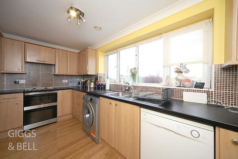 51 Fermor Crescent, Luton, LU2 9LN