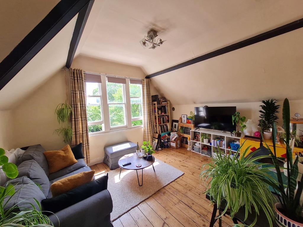 Woodville Gardens, Ealing, London, W5 1 bed apartment £1,350 pcm (£