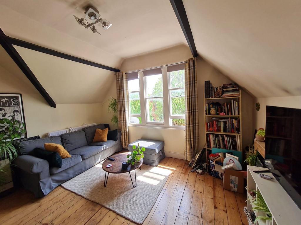 Woodville Gardens, Ealing, London, W5 1 bed apartment £1,350 pcm (£