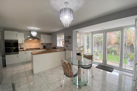 4 bedroom detached house for sale, Parn Close, Crewe