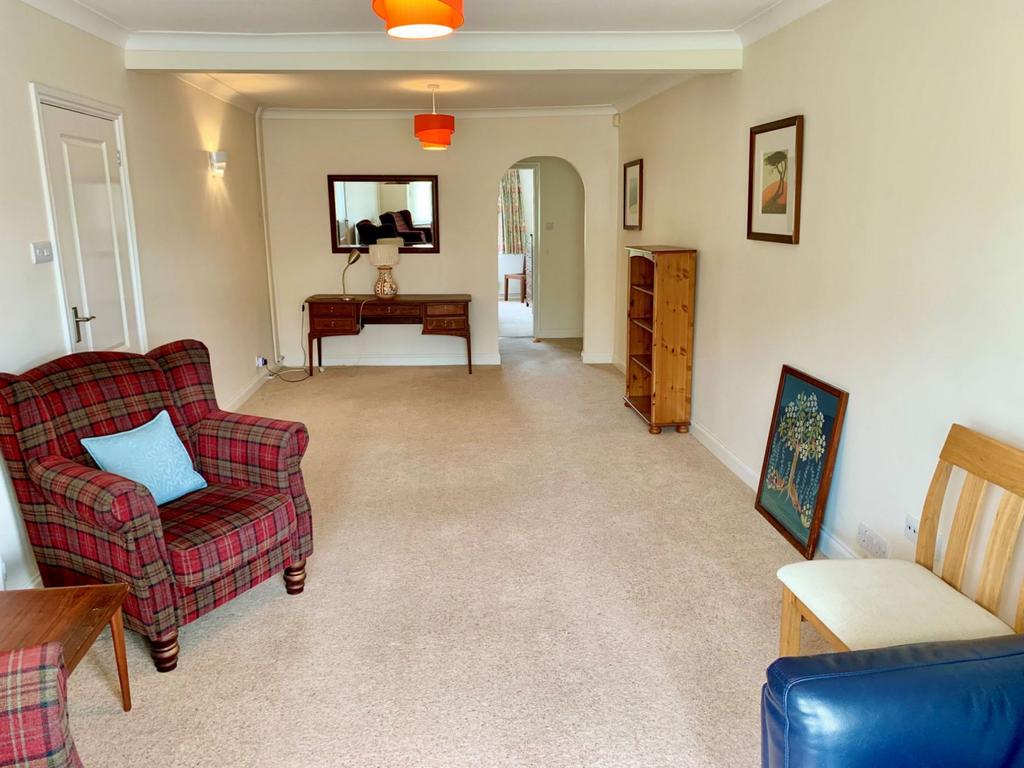 Lounge/dining room