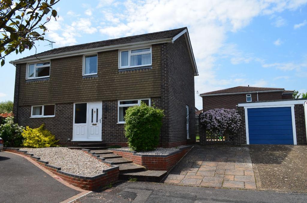 Clanfield, Waterlooville PO8 4 bed detached house for sale £550,000