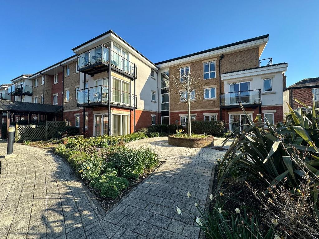 4 Drayton Lane, Portsmouth PO6 2 bed apartment £275,000