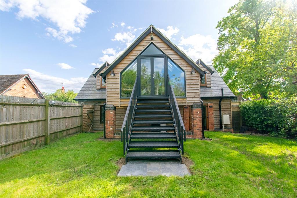 Park, Soulbury LU7 2 bed detached house for sale £425,000
