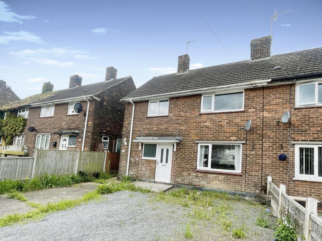 Deamon Street, Blackwell, Alfreton... 3 bed semidetached house £125,000