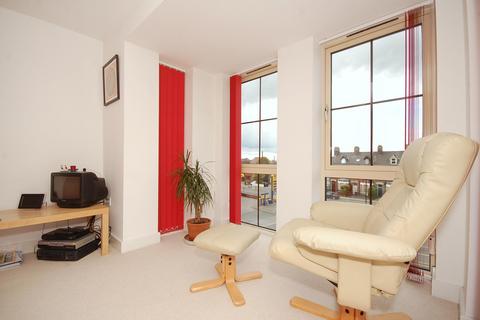 1 bedroom flat to rent, Byland House, Nicholas Gardens, York, YO10
