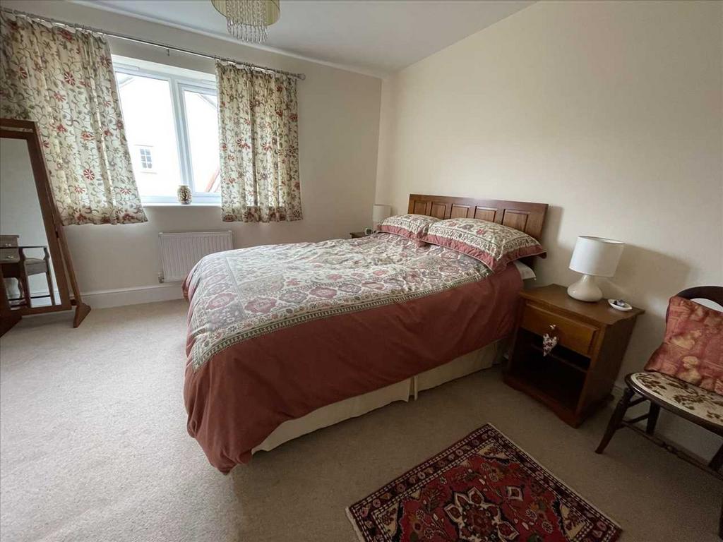 Bedroom (rear)