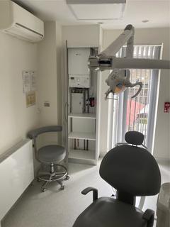 Retail property (high street) to rent - Caledonian Road, London, N1