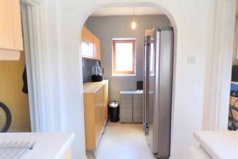 82 Bells Lane, Nottingham, NG8 6DZ